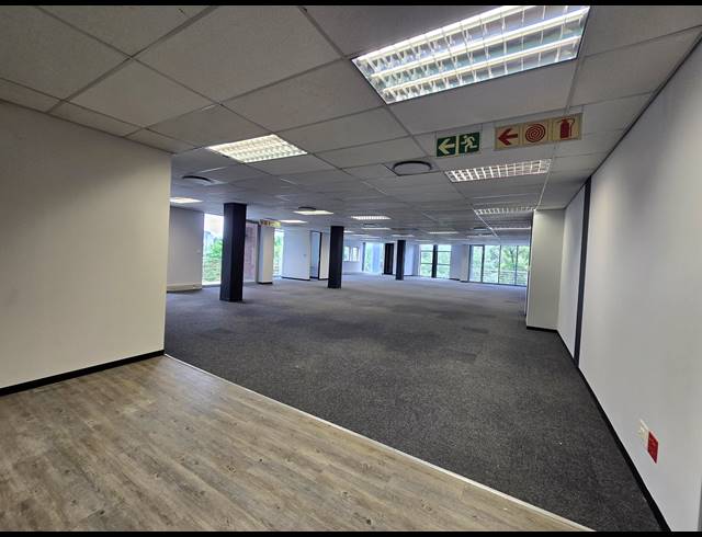 669M² OFFICE TO LET IN BRYANSTON